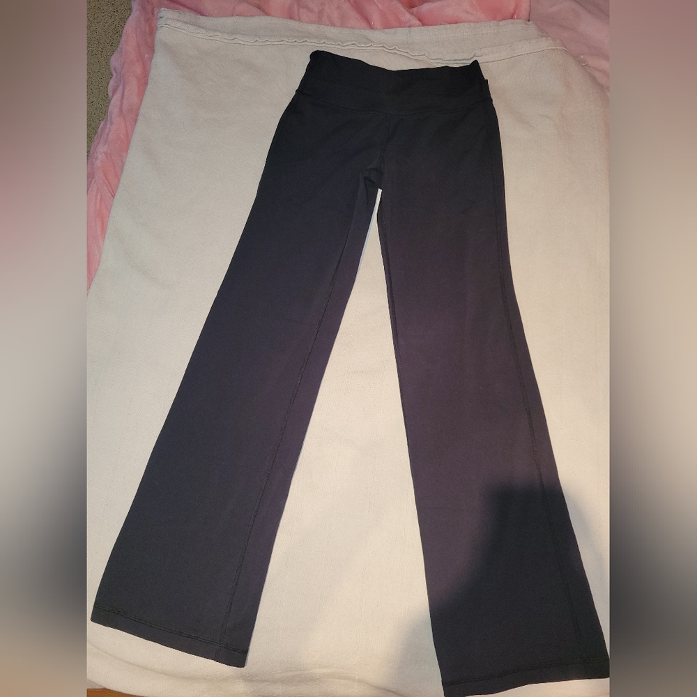 Black baggy Lululemon yoga pants